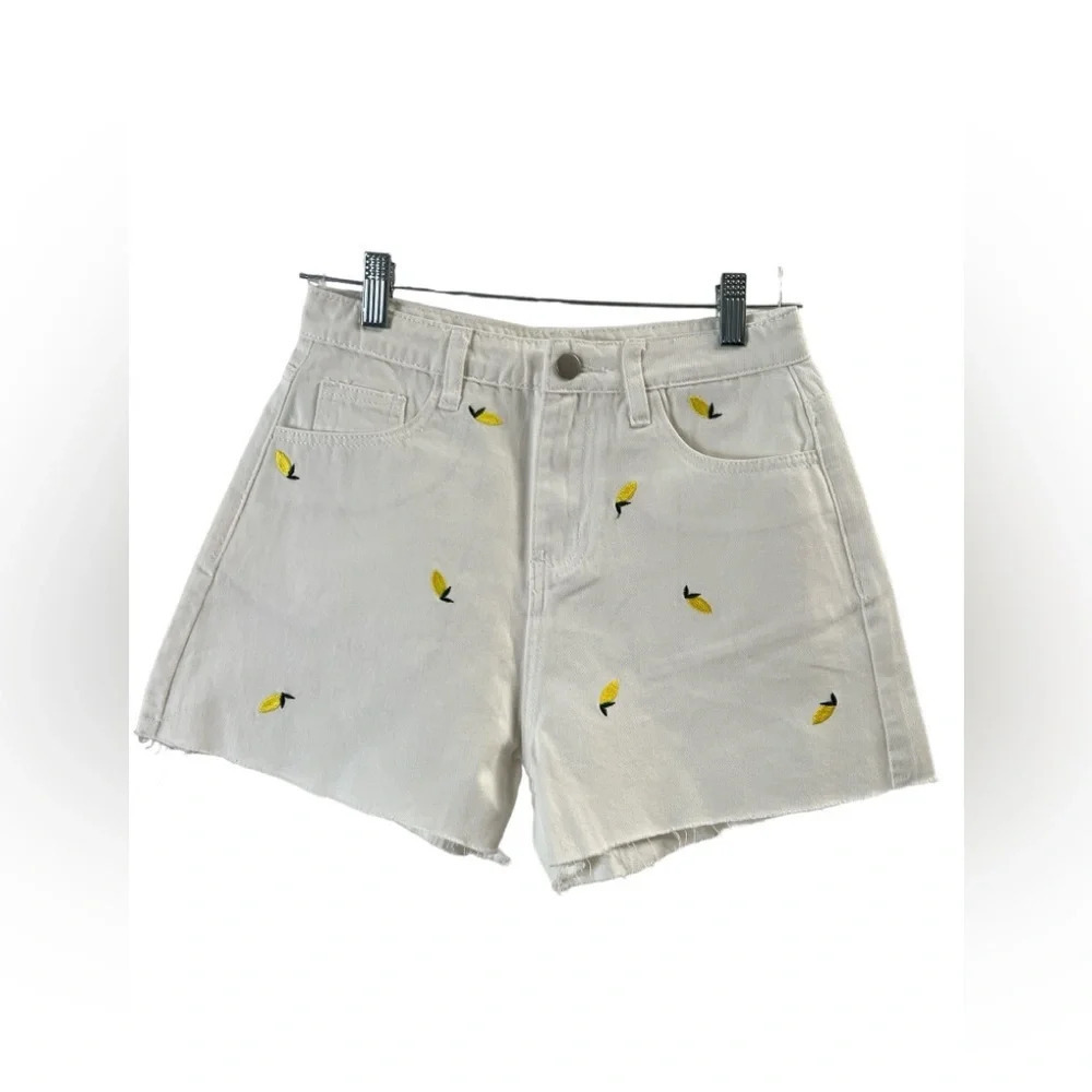 White denim high waisted lemon embroidered Jean shorts